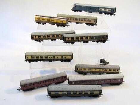 Various Tri-ang Hornby OO-gauge train carriages