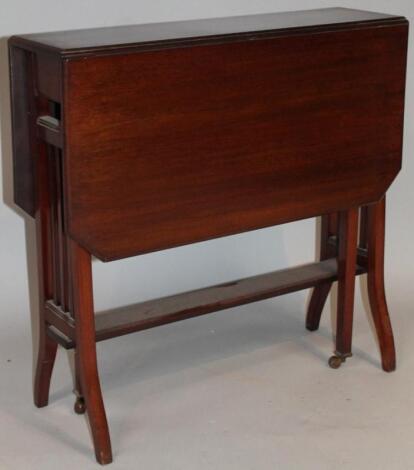 An Edwardian mahogany Sutherland table