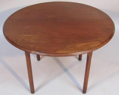 An early 20thC mahogany occasional table