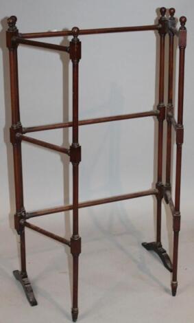 An early 20thC mahogany clothes horse