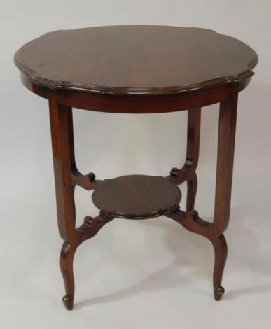 An early 20thC mahogany centre table