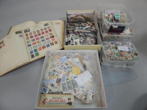 A large quantity of loose stamps