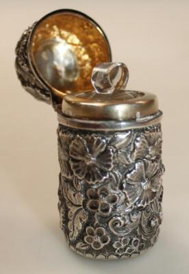 An Edwardian silver perfume bottle - 2