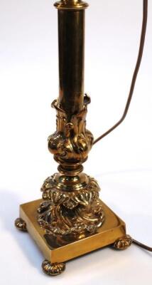 A Victorian brass column oil lamp - 3