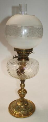 An Edwardian brass oil lamp