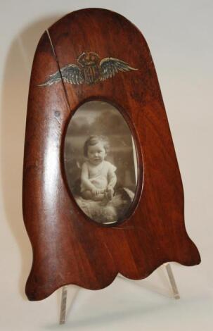 An early 20thC photograph frame