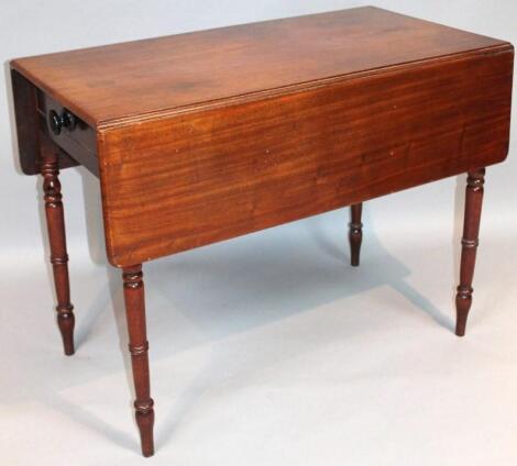 A 19thC mahogany dropleaf Pembroke table