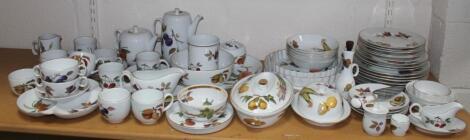 A 20thC Royal Worcester Evesham pattern comprehensive part service