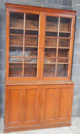 An early 20thC mahogany bookcase