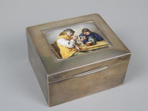 An early 20thC silver cigarette box