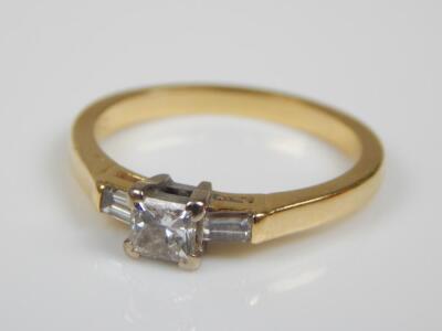 An 18ct gold diamond dress ring