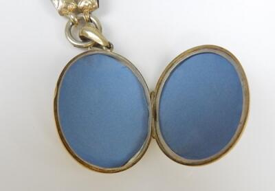 A Victorian locket pendant and chain - 2