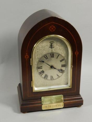 An early 20thC lantern shaped mantle clock