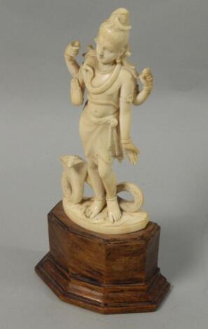 An early 20thC ivory carving