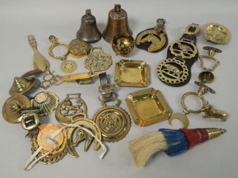 A collection of early 20thC horse brasses