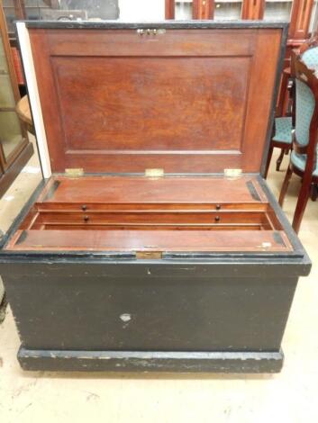 A late 19th/early 20thC apprentice type tool chest