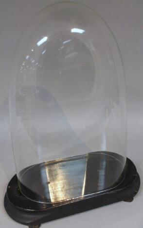 An early 20thC glass clock dome