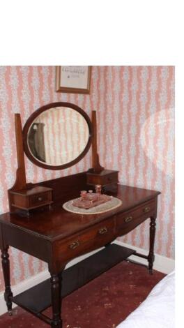 A late Victorian dressing table