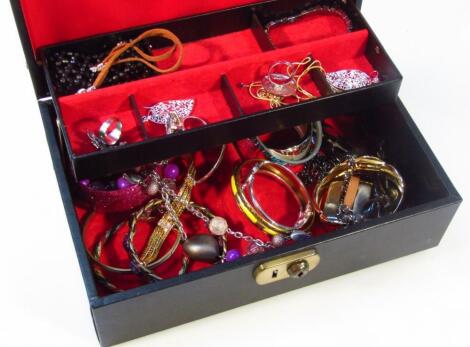 Various costume jewellery