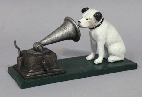 *A HMV dog and gramophone.