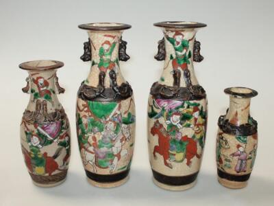 A pair of Cantonese earthenware vases - 3