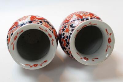 A pair of late 19thC Japanese Meiji period earthenware Imari vases - 6