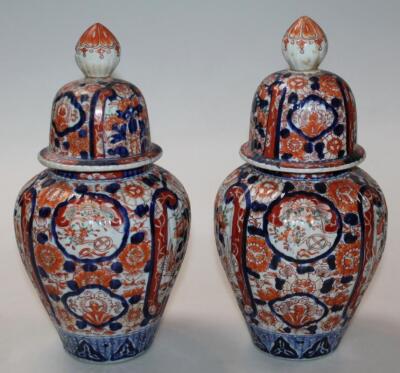 A pair of Japanese Meiji period Imari pottery vases - 2