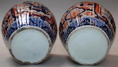 A pair of Japanese Meiji period Imari pottery vases - 5
