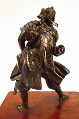 A Japanese Meiji period bronze figure - 4