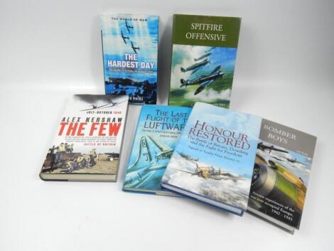 Aviation History.- a quantity of volumes relating to aeronautical history