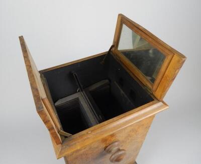 A Victorian revolving stereo card viewer - 3