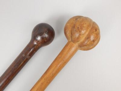 Tribal Art. A hardwood knobkerrie with a separate handle - 2