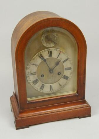 An early 20thC mahogany cased mantel clock