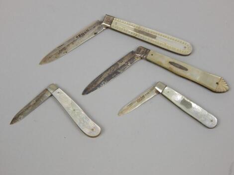 Four Victorian and later mother of pearl silver plated fruit knives