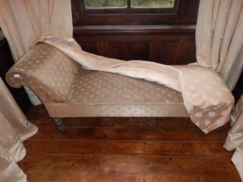 A late Victorian chaise longue