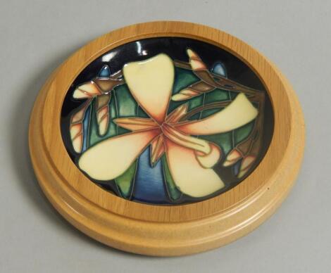 A modern Moorcroft Panache pattern plaque