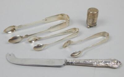 A collection of small silver etc.