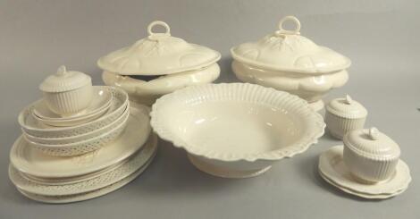 Various items of modern Leeds creamware