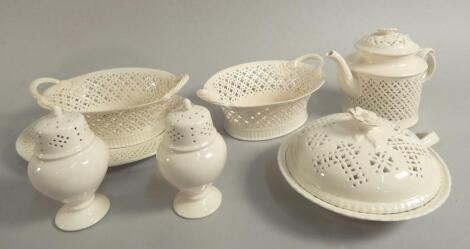 Various items of Leeds type creamware