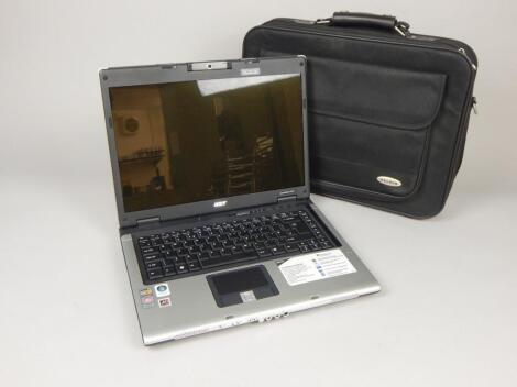 An Acer Travel Mate 5514WLMi laptop