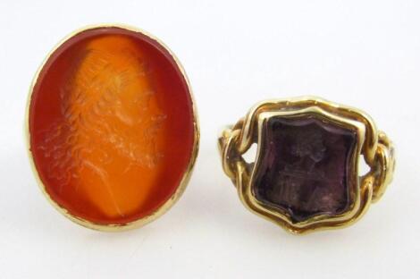 A gentleman's carnelian intalgio seal ring