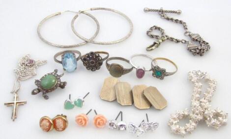 Various white metal and silver jewellery and effects