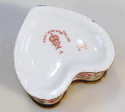 A Royal Crown Derby heart shaped trinket dish - 3