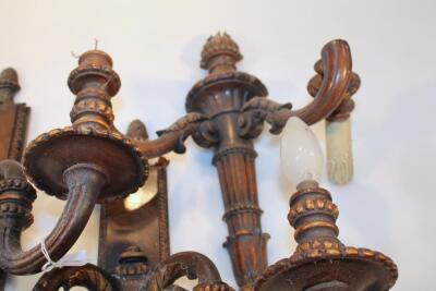 A pair of 19thC carved wooden wall sconces - 3