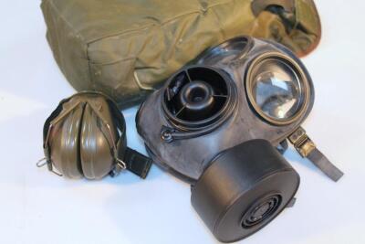 A rubber gas mask respirator - 2