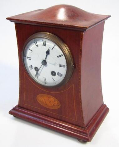 An Edwardian mahogany mantel clock