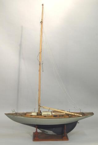 A scale model pond yacht of the Flip McGilda