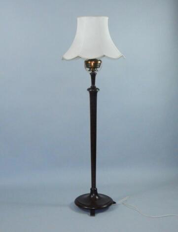 An oil standard lamp