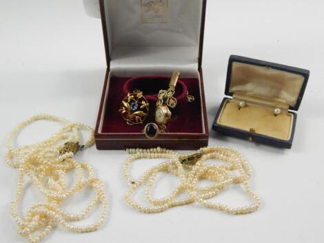 A quantity of lady's jewellery