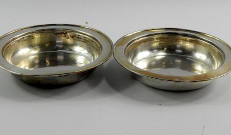 A pair of George V silver dishes